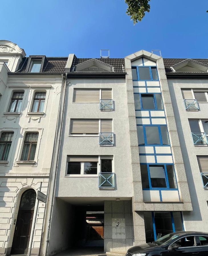 Golden Design Apartment Familie Business 6 Pers Buero Fitnessecke Naehe Messe Dus 1000 Mbit Duisburg Exteriör bild