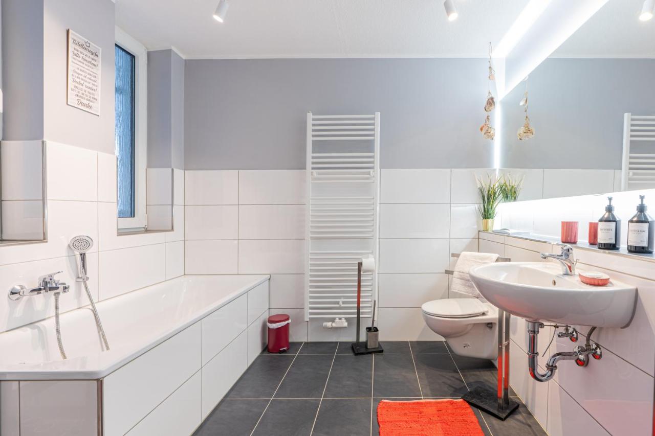 Golden Design Apartment Familie Business 6 Pers Buero Fitnessecke Naehe Messe Dus 1000 Mbit Duisburg Exteriör bild